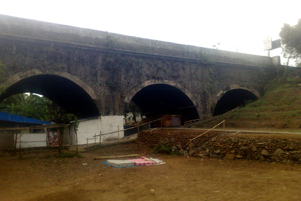 lokasi kafe kolong