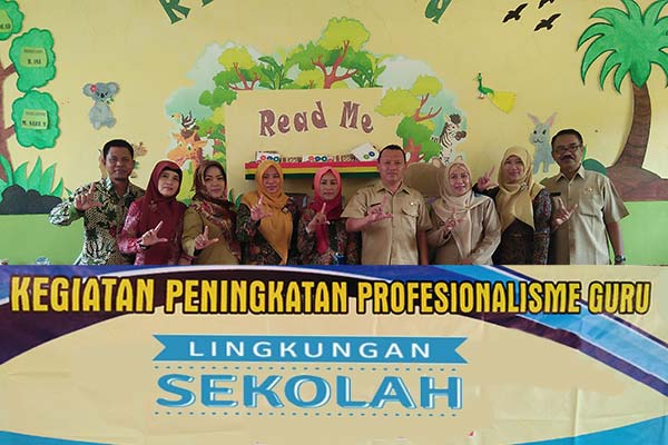 peran kepala sekolah