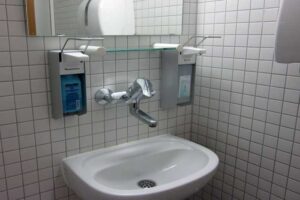 Wastafel kamar mandi