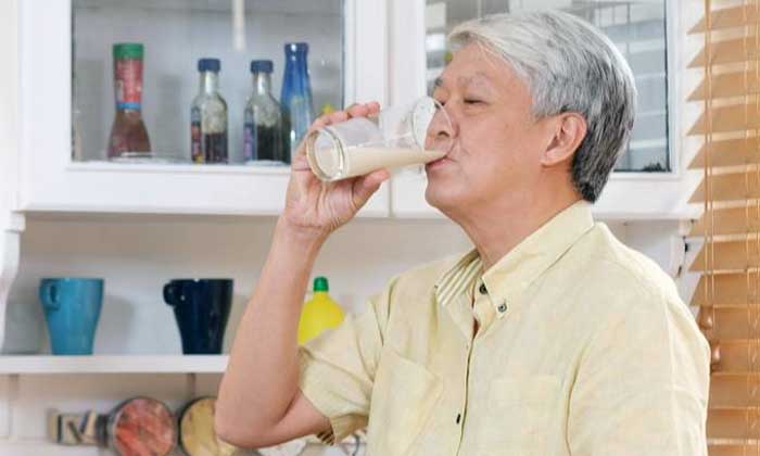 Kebutuhan Susu Kalsium Tinggi Untuk Lanjut Usia